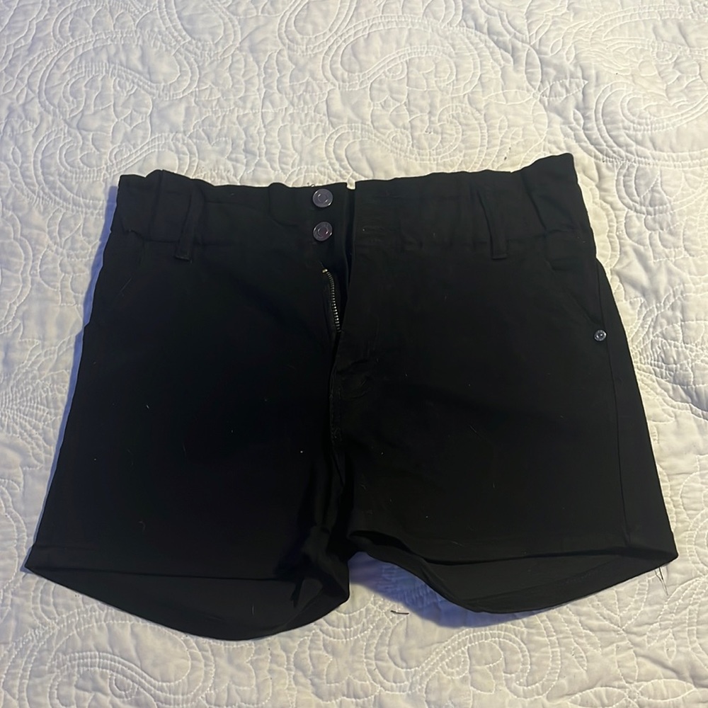 Black 2 button up short